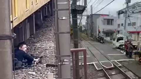 西武新宿线人身事故视频